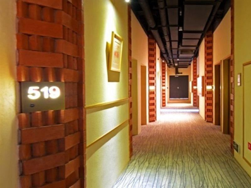 Ramada Encore By Wyndham Shanghai Pudong Airport Exterior photo