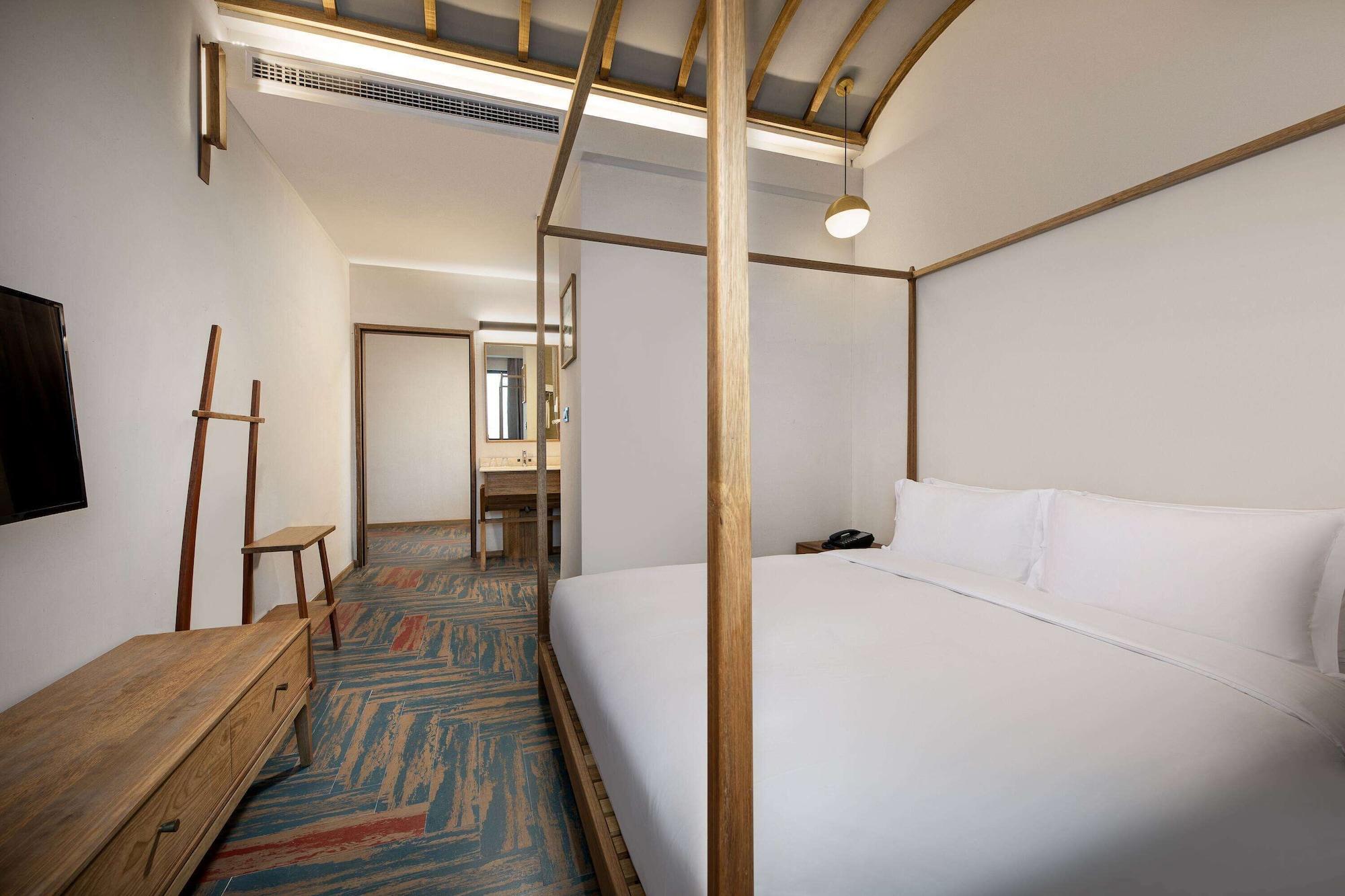 Ramada Encore By Wyndham Shanghai Pudong Airport Exterior photo