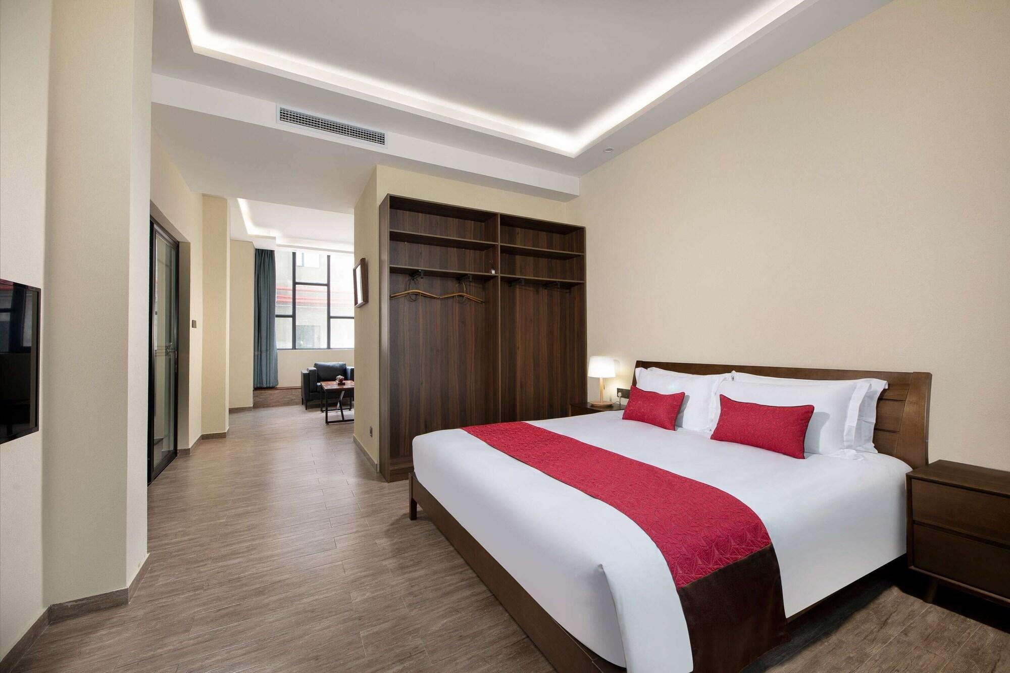 Ramada Encore By Wyndham Shanghai Pudong Airport Exterior photo