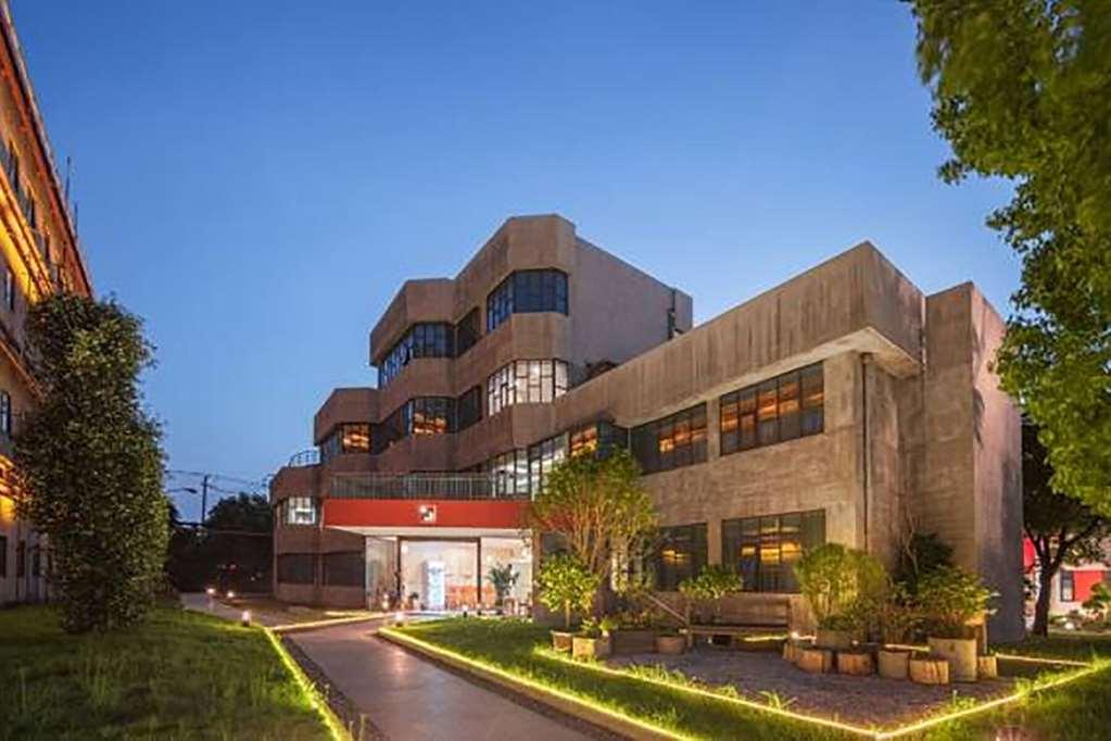 Ramada Encore By Wyndham Shanghai Pudong Airport Exterior photo